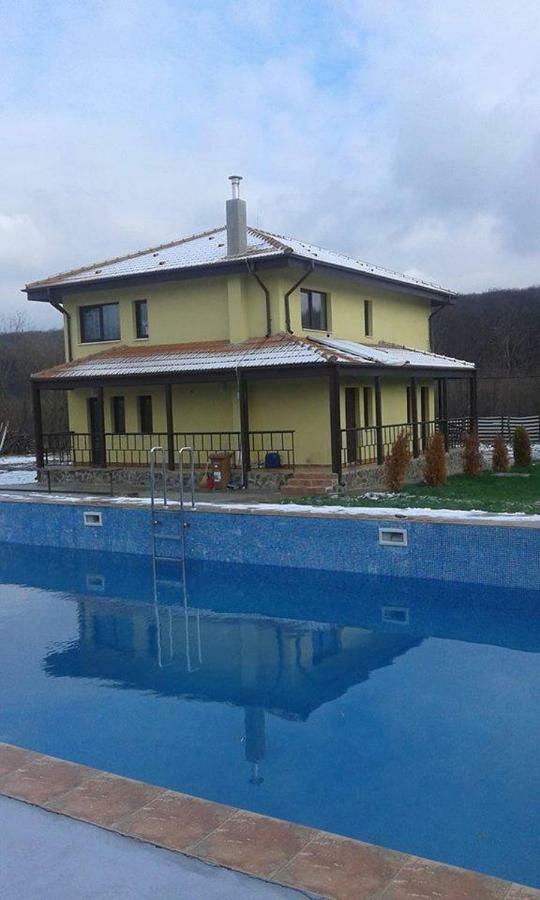 Pensiunea Casa Vanatorului Hotel Oteleni ภายนอก รูปภาพ