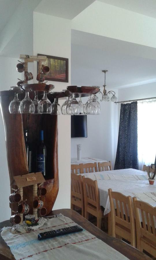 Pensiunea Casa Vanatorului Hotel Oteleni ภายนอก รูปภาพ