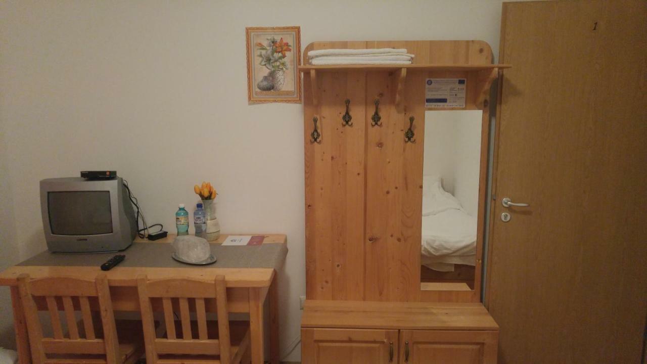 Pensiunea Casa Vanatorului Hotel Oteleni ภายนอก รูปภาพ